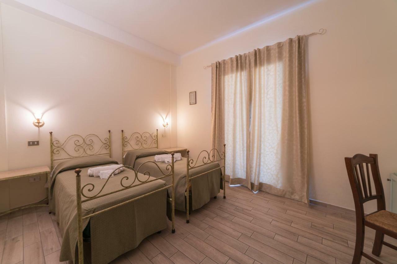 Villa Alberta Hotel Pula Extérieur photo