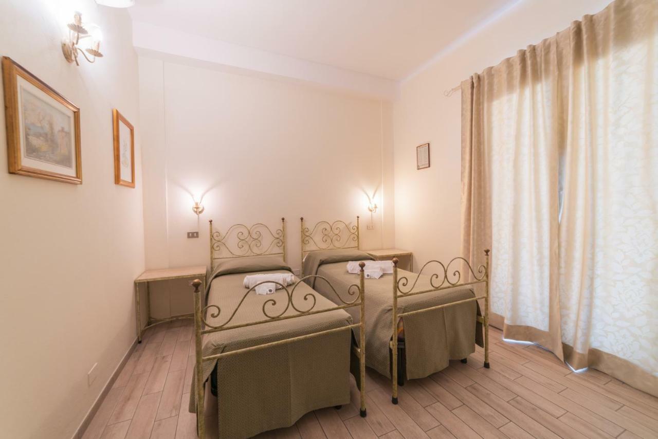 Villa Alberta Hotel Pula Extérieur photo