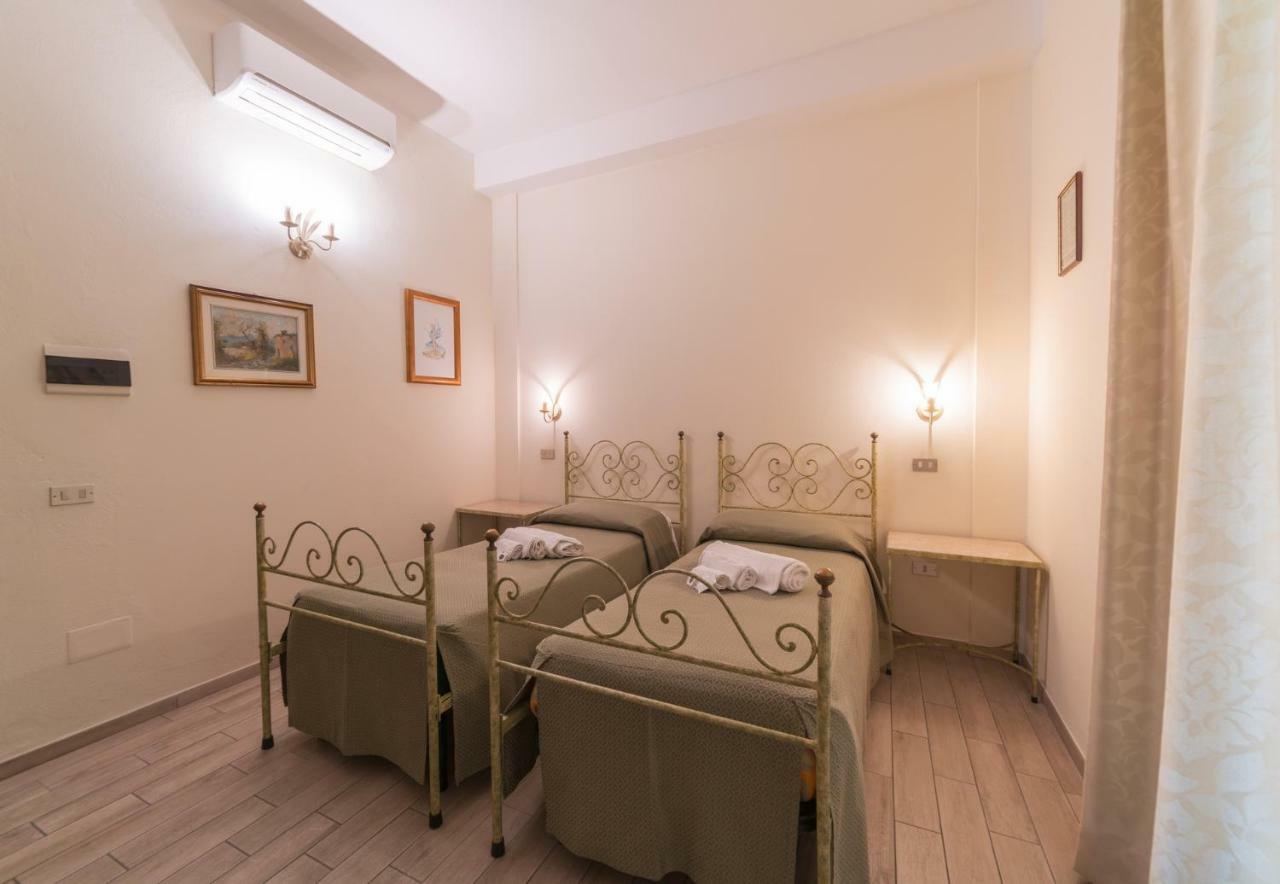 Villa Alberta Hotel Pula Extérieur photo