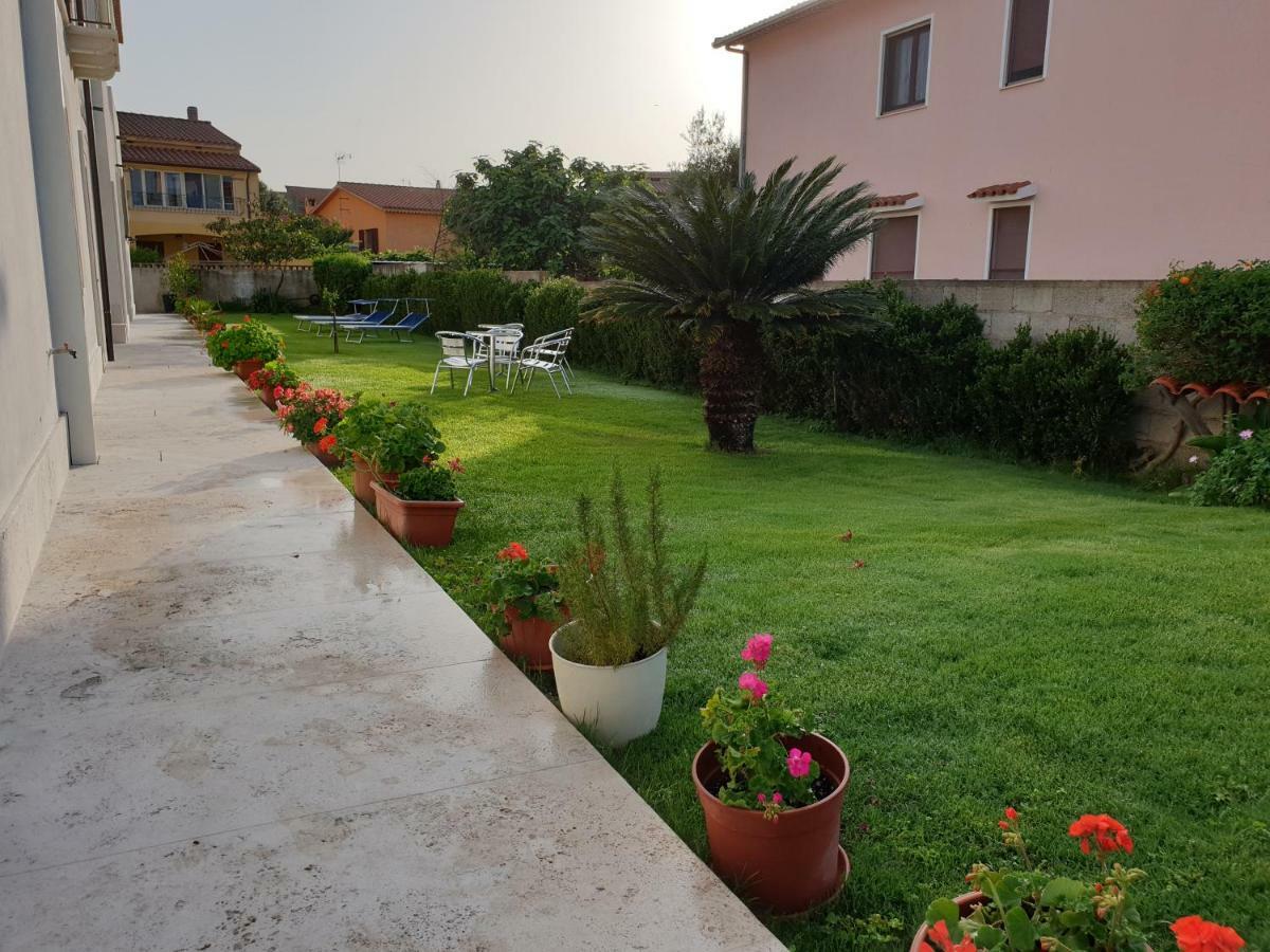 Villa Alberta Hotel Pula Extérieur photo